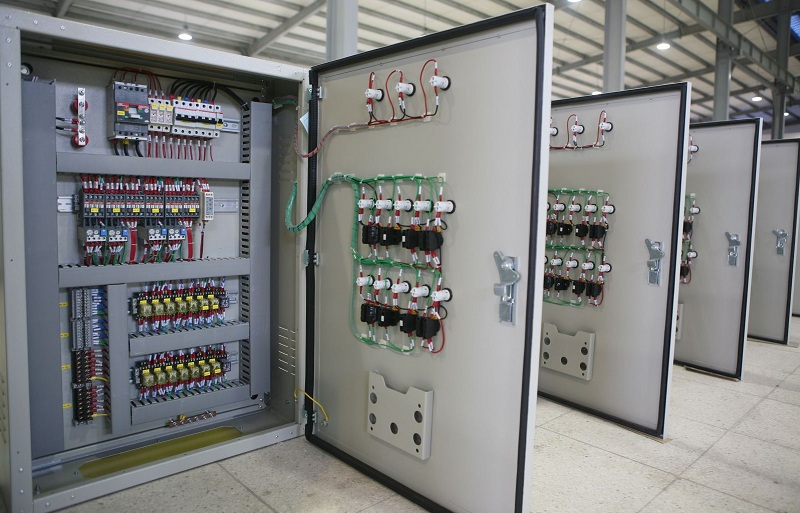 Biến áp 380V ra 36V-50VA được dùng trong các tủ điện công nghiệp